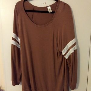 3xl varsity sleeves shirt